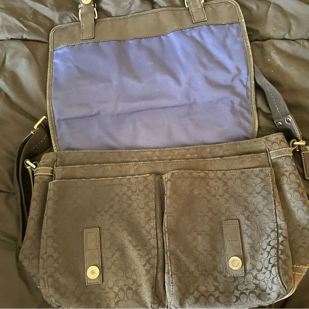 Coach Signature Voyager Messenger Bag - Picture 4 of 9